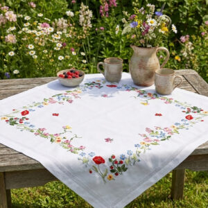 Surnappe à Broder "Ronde Champêtre" - Coquelicots et Papillons | Brodélia