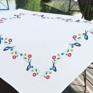 "Swallows" embroidery table overlay - Brodélia