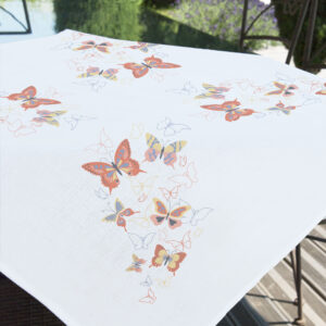 "Butterflies" embroidery table overlay - Brodélia