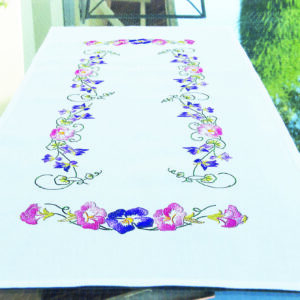 "Country Flowers" table runner - Brodélia
